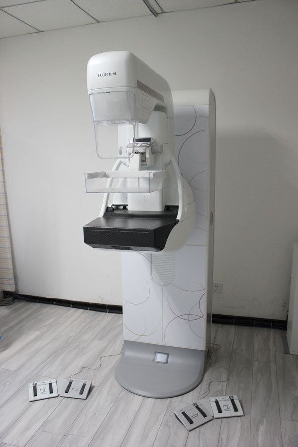 富士乳腺钼靶机-(2).jpg
